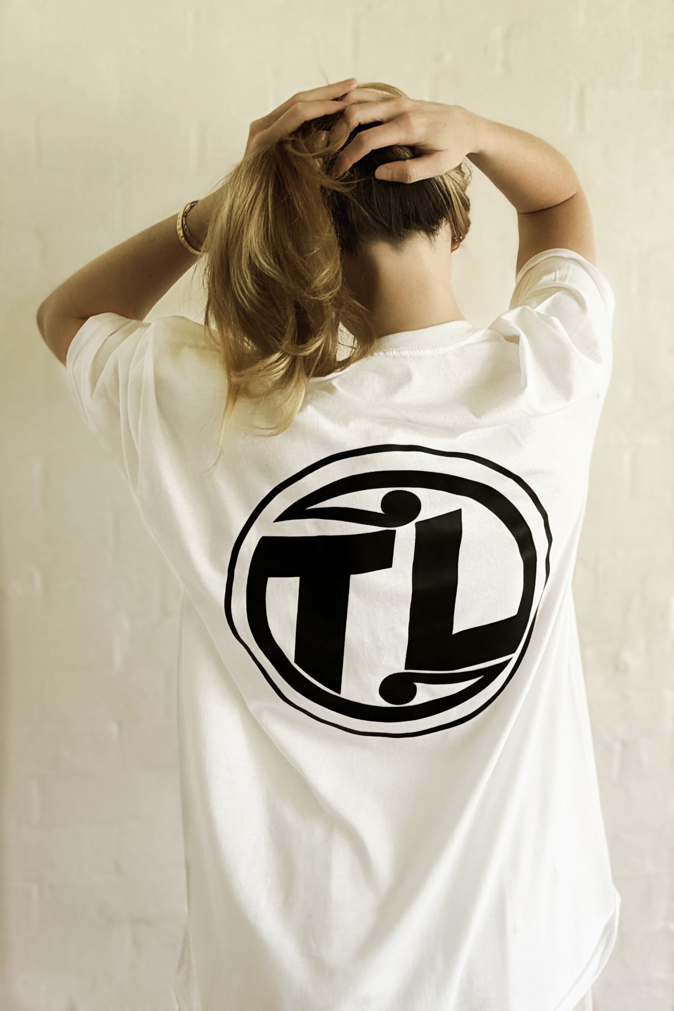 ESSENTIAL LOGO TEE
